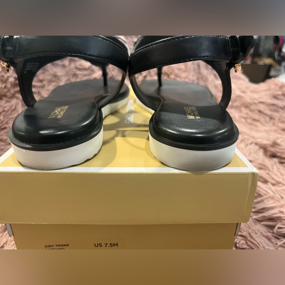 Michael Kors, Judy thong sandals - great condition - Picture 4 of 6